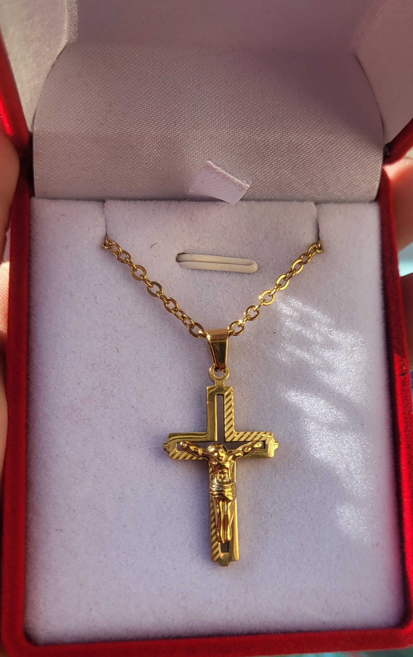 Pendentif croix jesus