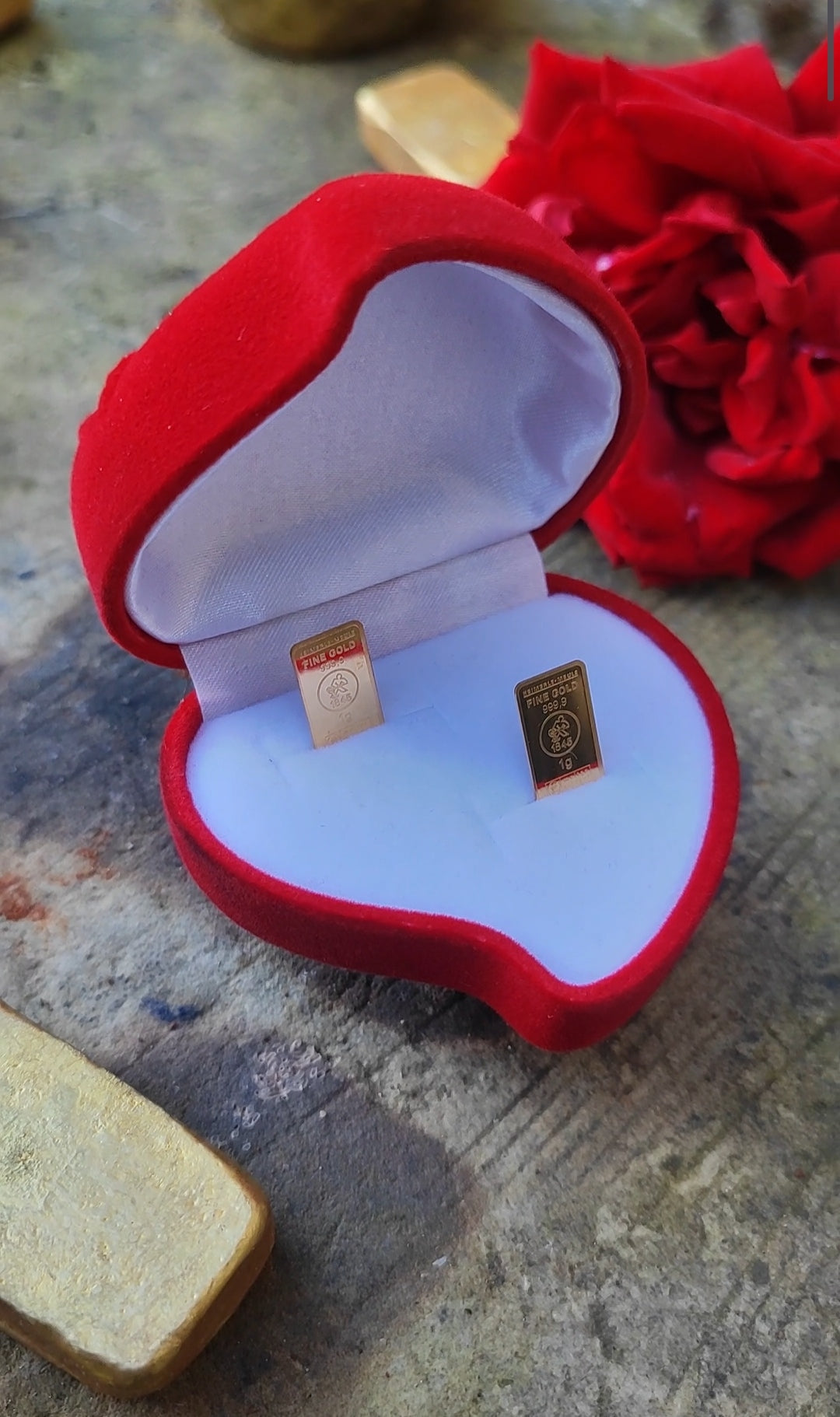Le cœur duo de lingot 1 gramme d'or fin 999.9 avec écrin personnalisé à vos initiales