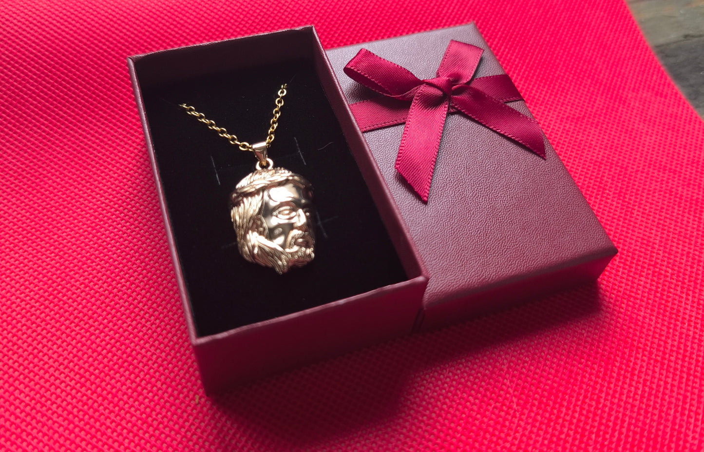 Pendentif Jésus en plaqué or