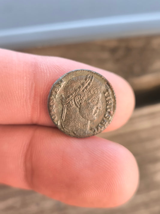 Follis de Bronze - Constantin II César (v. 321-324 ap. J.-C.)