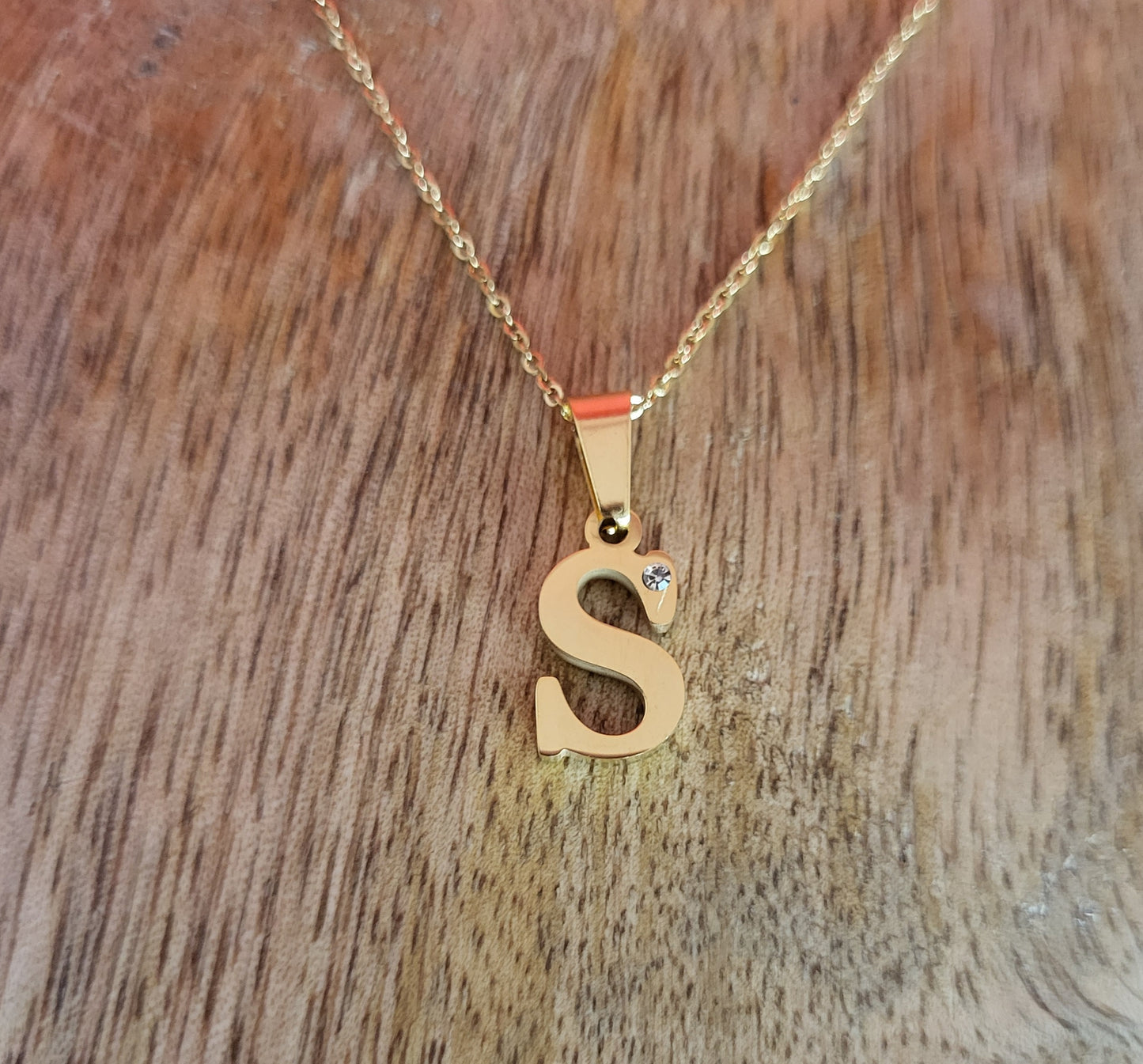 Pendentif initiale avec son écrin personnalisable