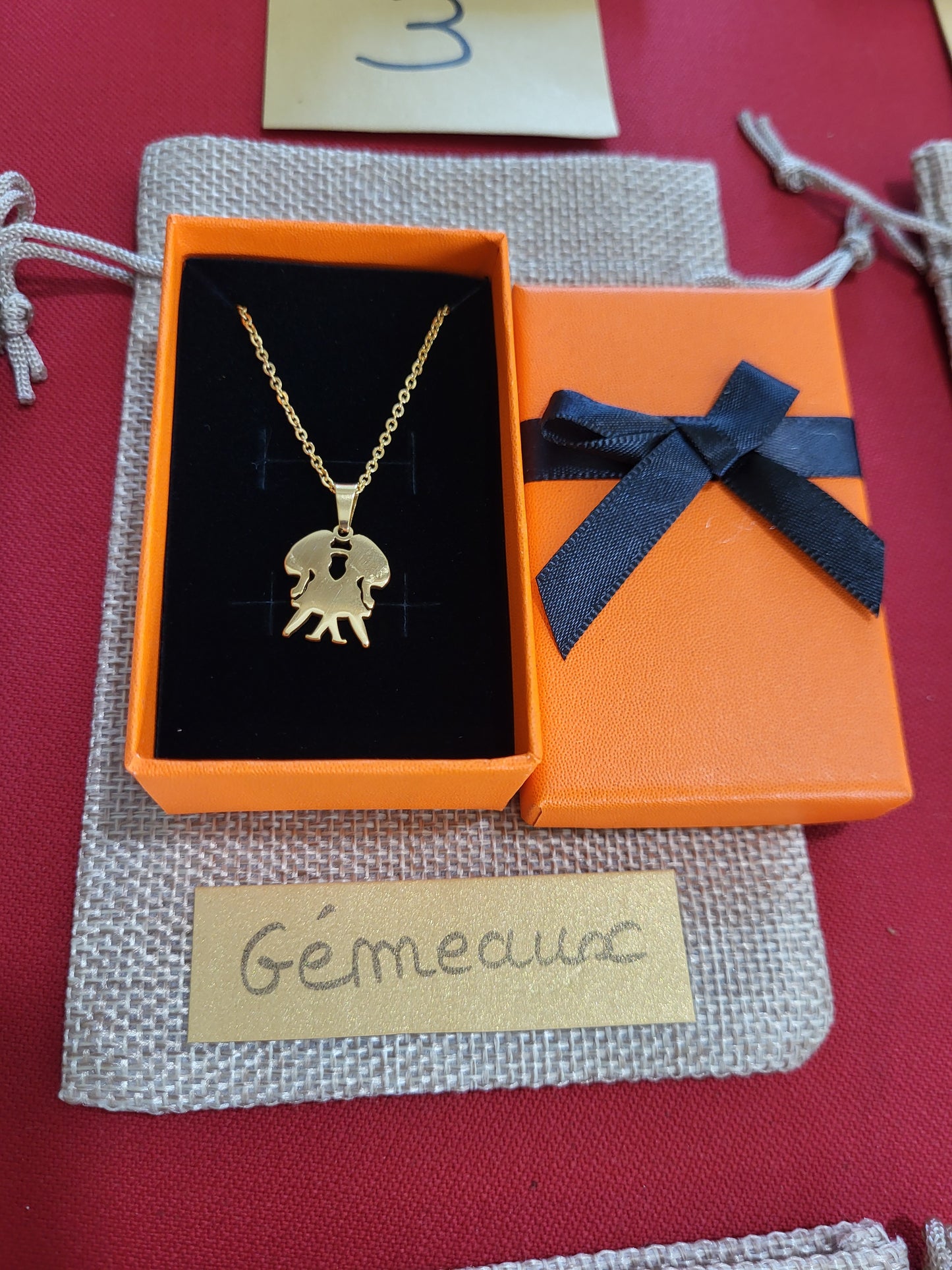 Pendentif signe astrologique gémeaux à personnaliser