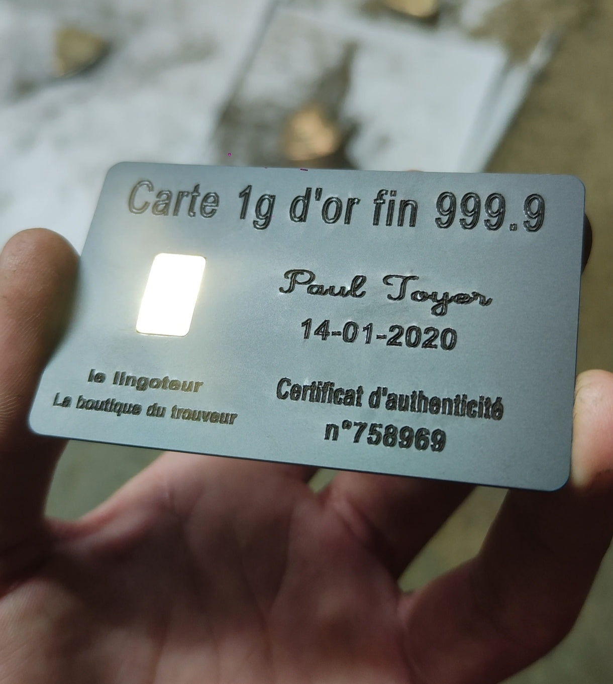 Carte d'investissement avec lingot de 1g d'or 999.9 à personnaliser ( black )