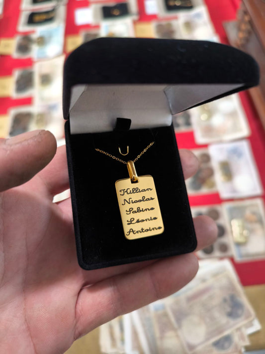 Le pendentif famille avec 6 prénoms max et 6 dates de naissances