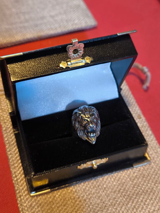 Bague lion avec écrin coffre