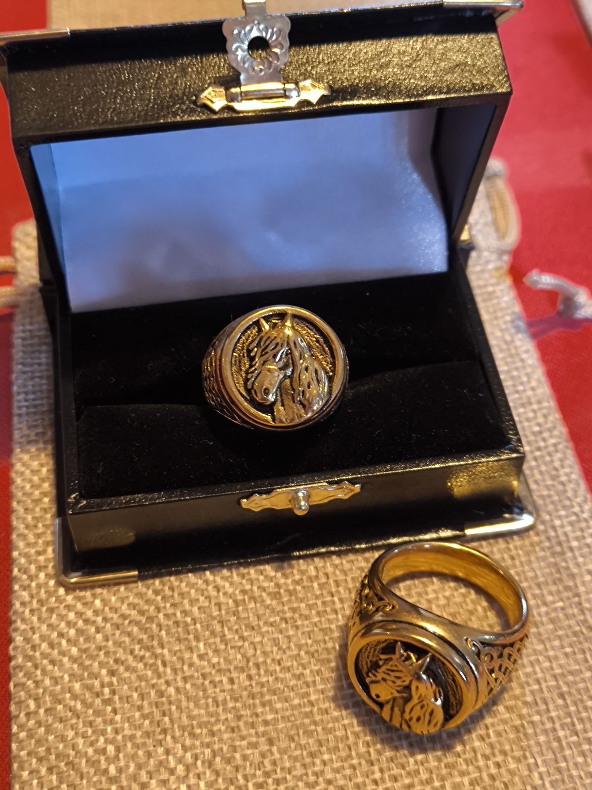 Bague tête de cheval avec ecrin coffre à personnaliser