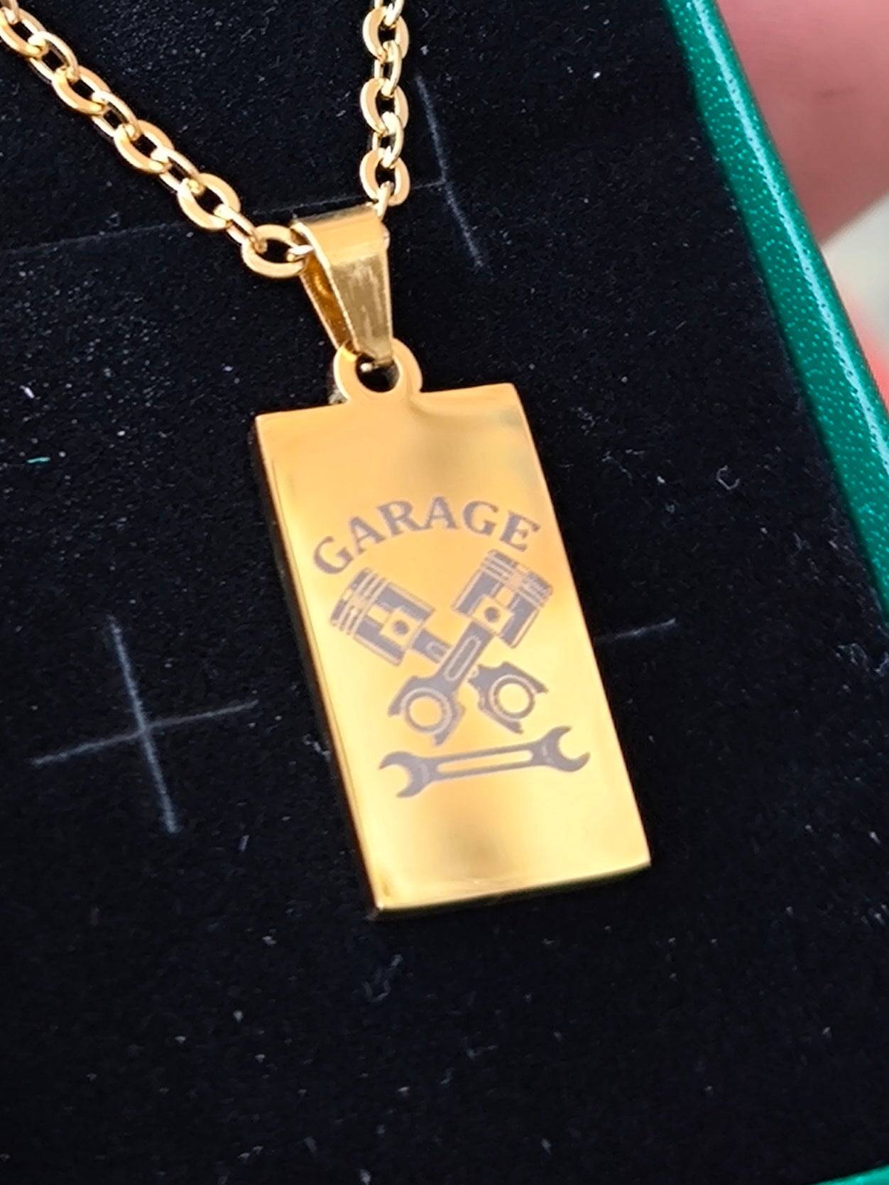 le pendentif lingot garage